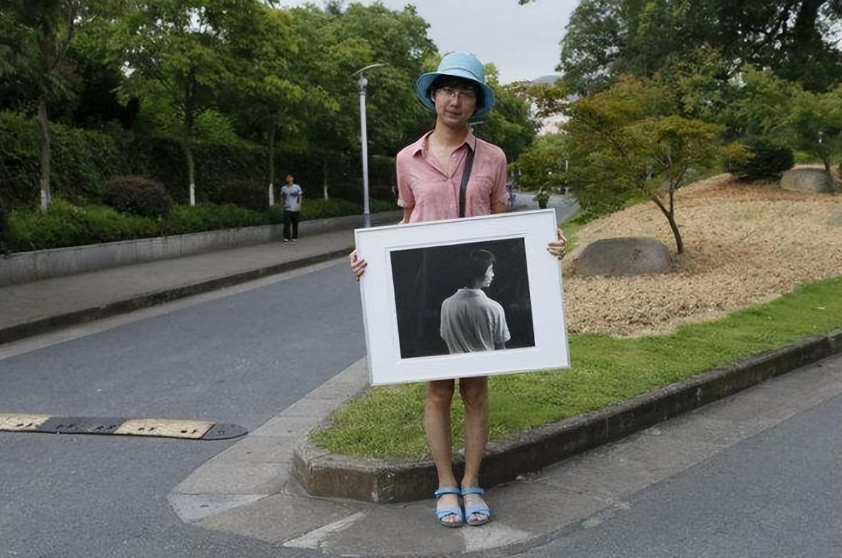 变性人_泰国小胖墩变性成辣妹变性过程_利菁变性前照片