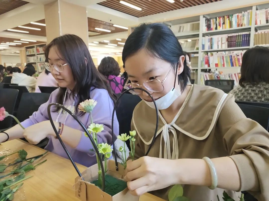 馥郁迷花(楚留香同人_芬芳馥郁_馥郁芬芳是什么意思