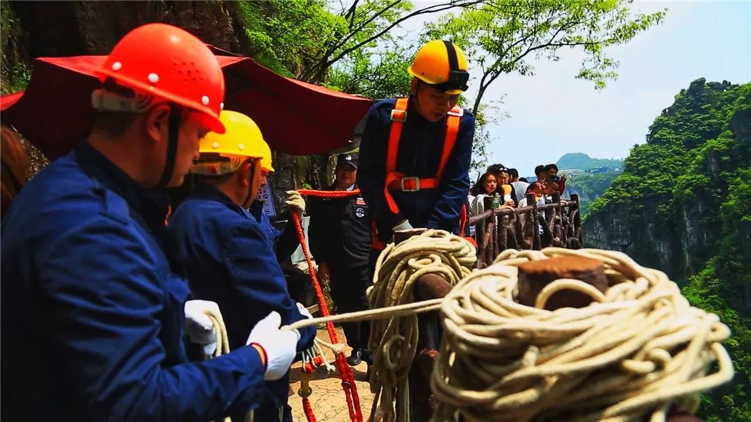 风暴峭壁_探索风暴峭壁加姆雷区_峭壁的意思